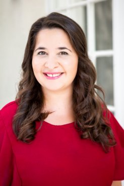 Dr. Mariana Monteiro, now leading the Minerva Electrode-Electrolyte Interfaces group at the Interface Science Department of the Fritz Haber Institute.