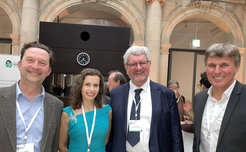 Hendrik Bluhm, Beatriz Roldán Cuenya, Robert Schlögl, Karsten Reuter