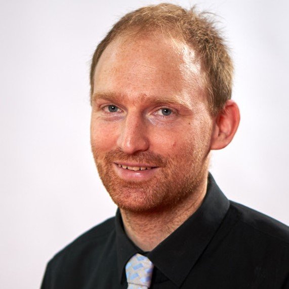 Dr.  Nicolai Grosse