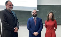 Prof. Dr. Martin Muhler, David Kordus, and Prof. Dr. Beatriz Roldan Cuenya.