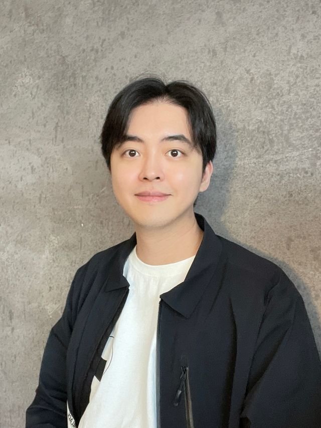 Dr.  Yongyhuk Lee 
