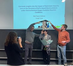 Fengli Yang und Mitglieder der Forschungsgruppe.